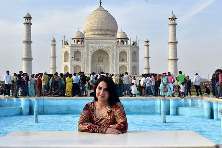 Skip the Line Taj Mahal at Sunrise Tour Package from Delhi