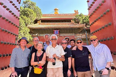 Forbidden City and Jingshan Park Small Group Tour