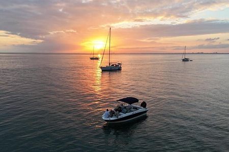 Miami Express Private Boat a 1- Hour Luxury Experience