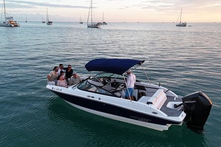 Miami Express Private Boat a 1- Hour Luxury Experience