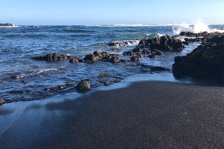 Private Big Island Kona Volcanoes and Waterfalls Tour