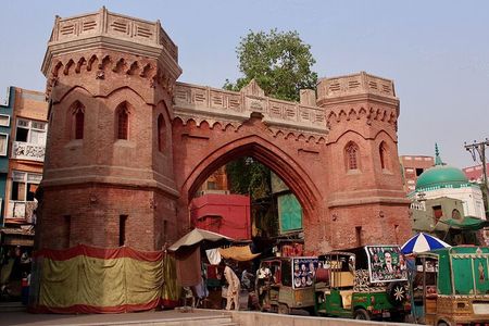 Derawar Fort, Cholistan Desert, Uch, Multan & Harrapa 6 Days FB 