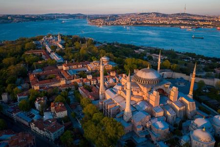 Istanbul Old City Tour: Hagia Sophia, Topkapi Palace, Blue Mosque