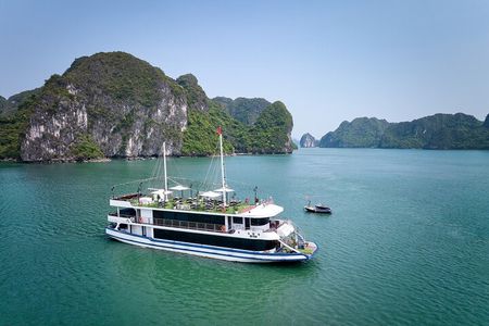 Arcady Halong 5 Star Day Cruise: Buffet Lunch, Wine & Fruits