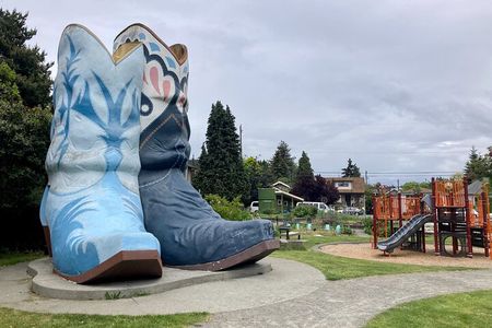 Seattle Walking Tour - Georgetown Art & Old Rainier Beer District