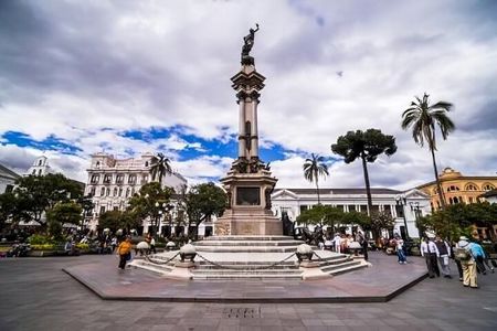 Quito Must-see Attractions Walking Tour with a Guide