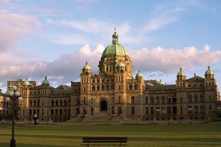 Victoria: Butchart Gardens, Mile 0, Harbor 1-Day from Vancouver