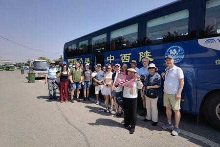  Group Tour to the Terra-cotta Warriors Museum & Lunch 