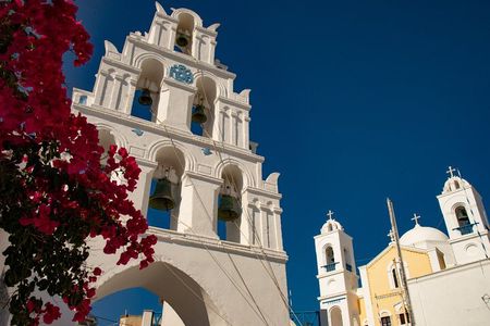 Revisit History and Explore Traditional Villages in Santorini