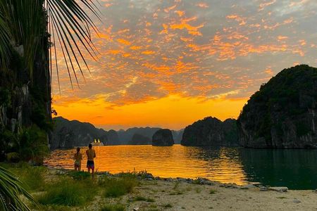 Sunset- Magical bioluminescent plankton Kayaking trip from Catba 