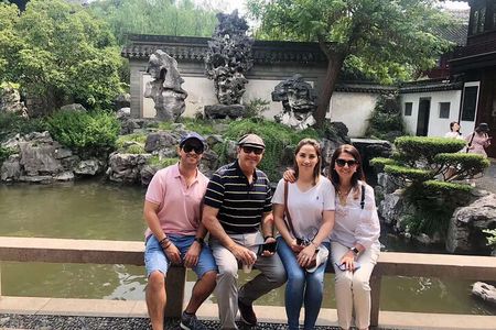 Old Shanghai Private Walking Tour 5h-Yuyuan Garden,The Bund and Tianzifang