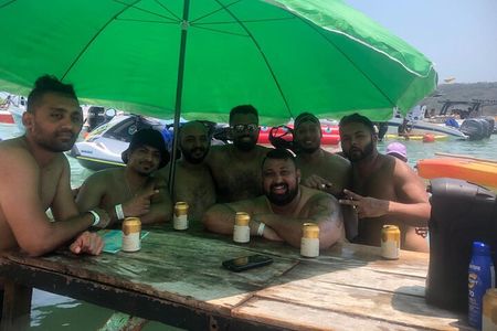 Cholon Boat Party Up 15 People