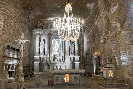 Krakow: Wieliczka Salt Mine Guided Tour with Hotel Pick-up