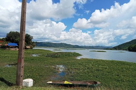 Kampot/Cambodia pepper farm . Cave. lake. Kep Crab market & more.