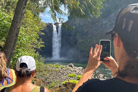 From Seattle: Private Snoqualmie Falls Tour