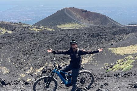 E-bike excursion on Etna