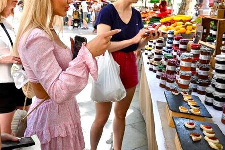 Aix-clusive Morning Provençal Market & Food Discovery Tour