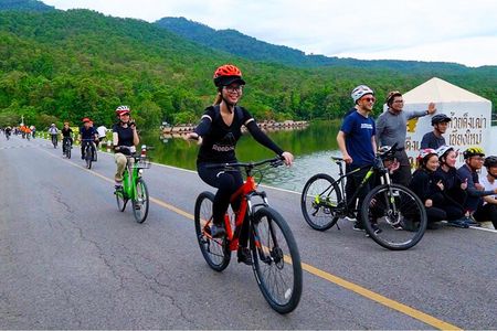 "No.1 Chiang Mai: Leisure Bicycle Ride to Lake Huay Tueng Tao"