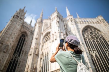 Highlights of Milano Private Walking Tour: Duomo, Castle & Gelato
