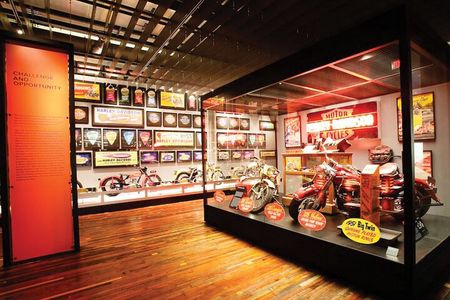 Chicago to Milwaukee Day Trip with Brewery Tour & City Highlights