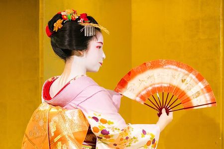 Maiko Night Performance with Kaiseki-style Kyoto cuisine Dinner