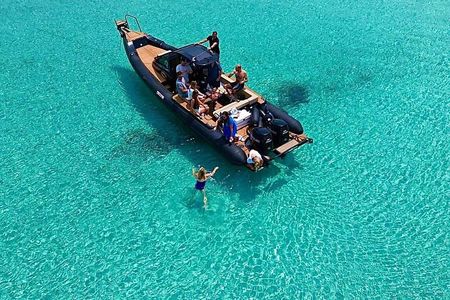 4-hour RIB Cruise with Open Bar & Food