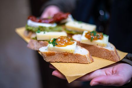 Eat, Drink and Repeat: Wine and Food Tasting Tour in Venice