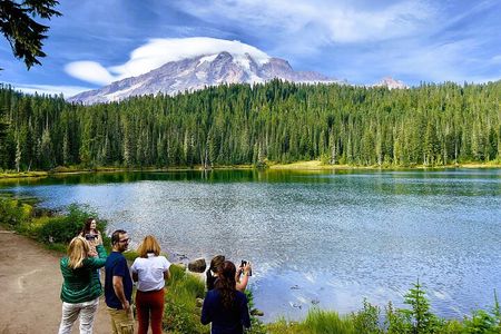 Mount Rainier Customized Tour from Seattle