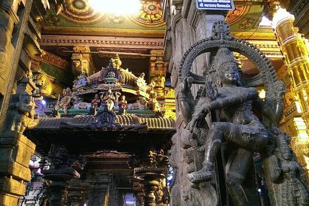A Guided Cultural Immersion into Meenakshi Temple’s Night Ritual