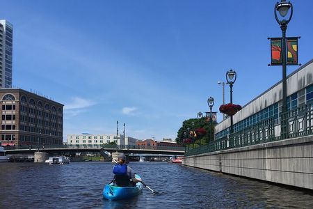 Milwaukee Cheese Curd Kayak Tour