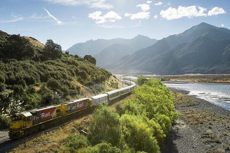 7-Day South Island Coastal Splendor Tour from Christchurch