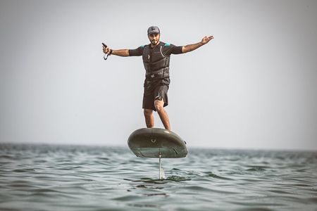 1 Hour E-foil Experience in Muscat
