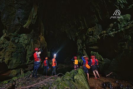 Abandoned Valley - Dark Cave exit, E Cave, Golden Cave- 2D1N