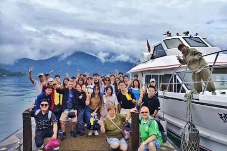 Exclusive Day Tour to Mount Fuji and Oshino Hakkai from Shinjuku