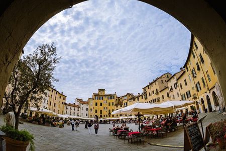 Savor Lucca: Culinary Walking Tour with Authentic Tuscan Lunch