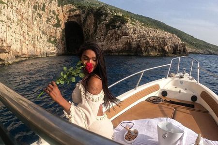 Vlore: Sazan and Karaburun Tour: Cave, Snorkeling and Beaches