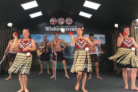 Guided Māori History and Culture Tour to Rotorua and Tauranga