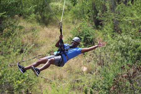 Oahu: Zipline and Wet 'n' Wild Waterpark Combo
