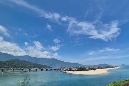 Private Car Transfer to Visit Hue City via Hai Van Pass from Hoi An or Da Nang 