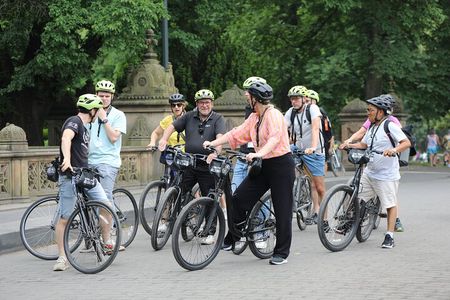 Central Park Bike Tour in Spanish or English