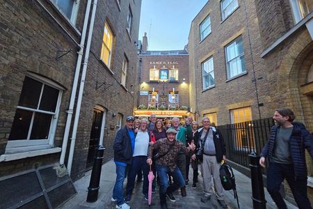 Pub Crawl and Sing along London Experience