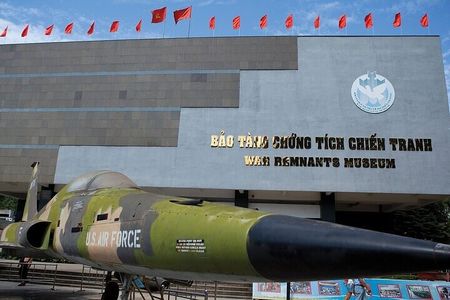 Cu Chi Tunnels and Saigon Highlights Day Trip