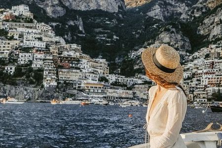 From Naples: COASTLINE TOUR BY BOAT to Amalfi and Positano.