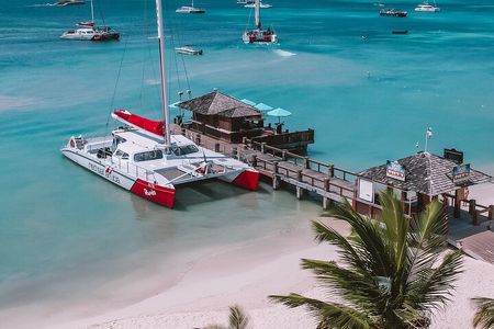 Antilla Shipwreck and Catalina Bay Snorkel Sail