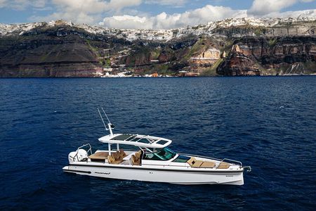 The Fastest Private Motor Yacht in Santorini - All Inclusive Tour