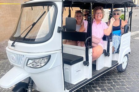 Tour privato al centro di Roma con un E-Tuk elettrico