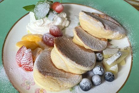 JAPANESE Fluffy Souffle Pancakes & Nature Walk in Todoroki, Tokyo