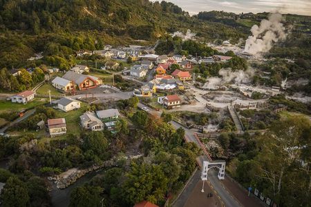 From Auckland: Hobbiton & Rotorua Māori Village with Hangi Lunch