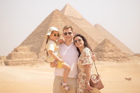 Private Giza Pyramids & Sphinx Day Tour with Lunch from Cairo