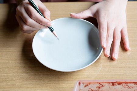 Kanazawa Art Traditional Drawing on Kutani-ware Ceramics 